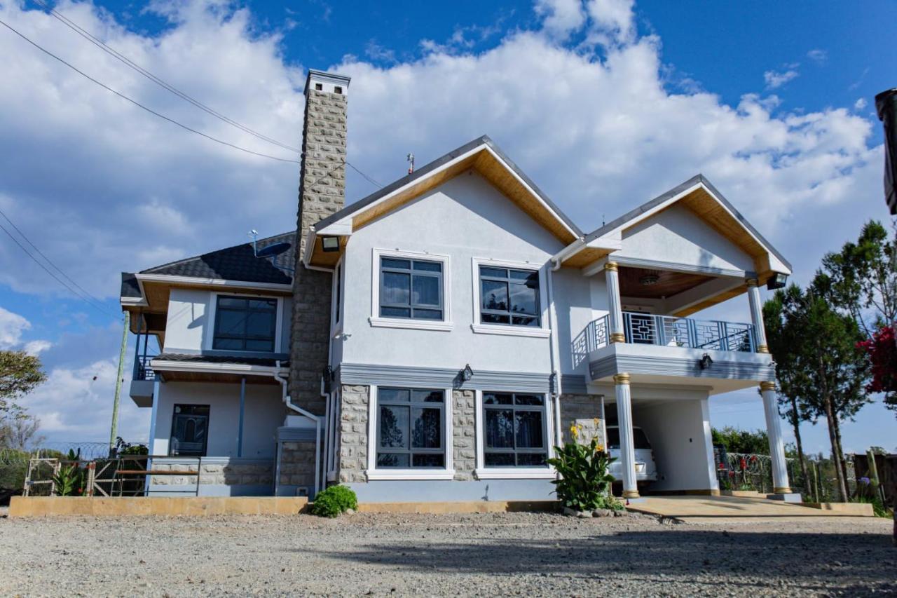 Nanyuki Likizo Castle Villa Naro Moru Exterior photo